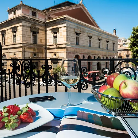 Alojamento de Acomodação e Pequeno-almoço In Centro 4*