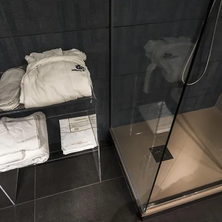 In Centro Nocleg ze śniadaniem 4*